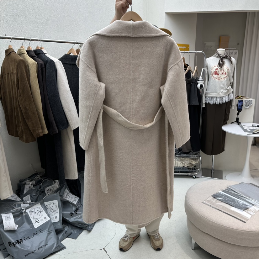 HUMMING BIRD東大門㊣代購女裝新品熱賣中長款大衣含腰帶披肩HUMMING BIRD中長款大衣