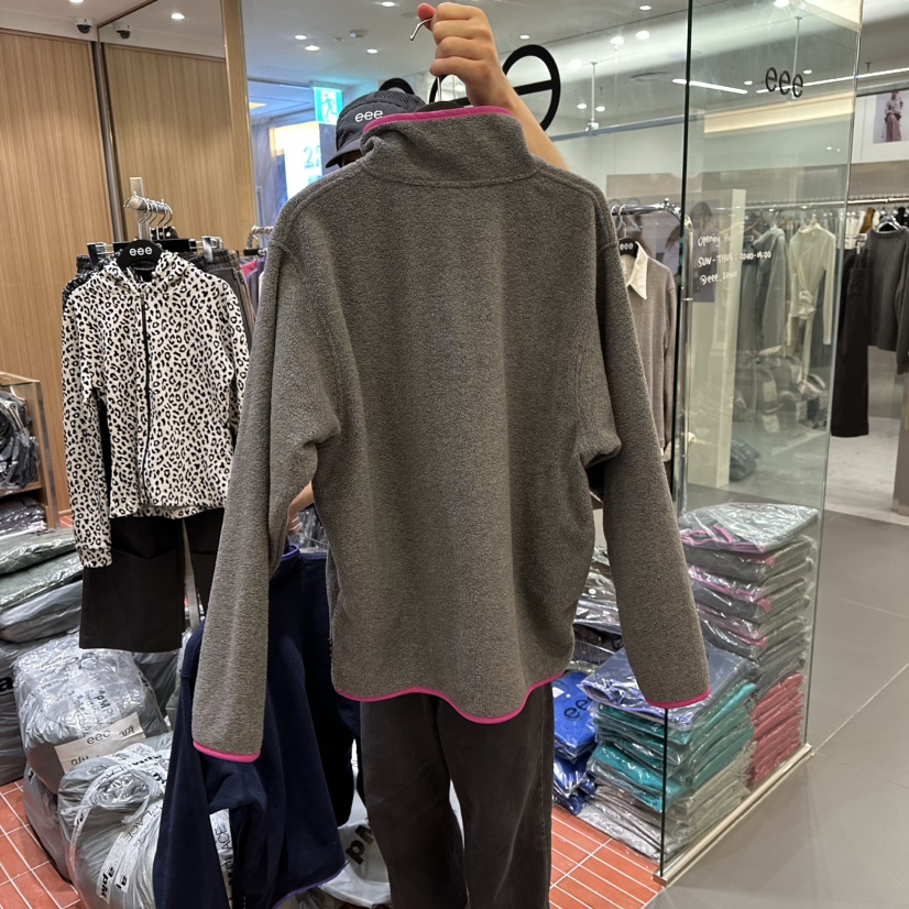 E/E/E東大門㊣代購女裝新品人氣休閑衛衣口袋毛絨羊毛保暖E/E/E衛衣
