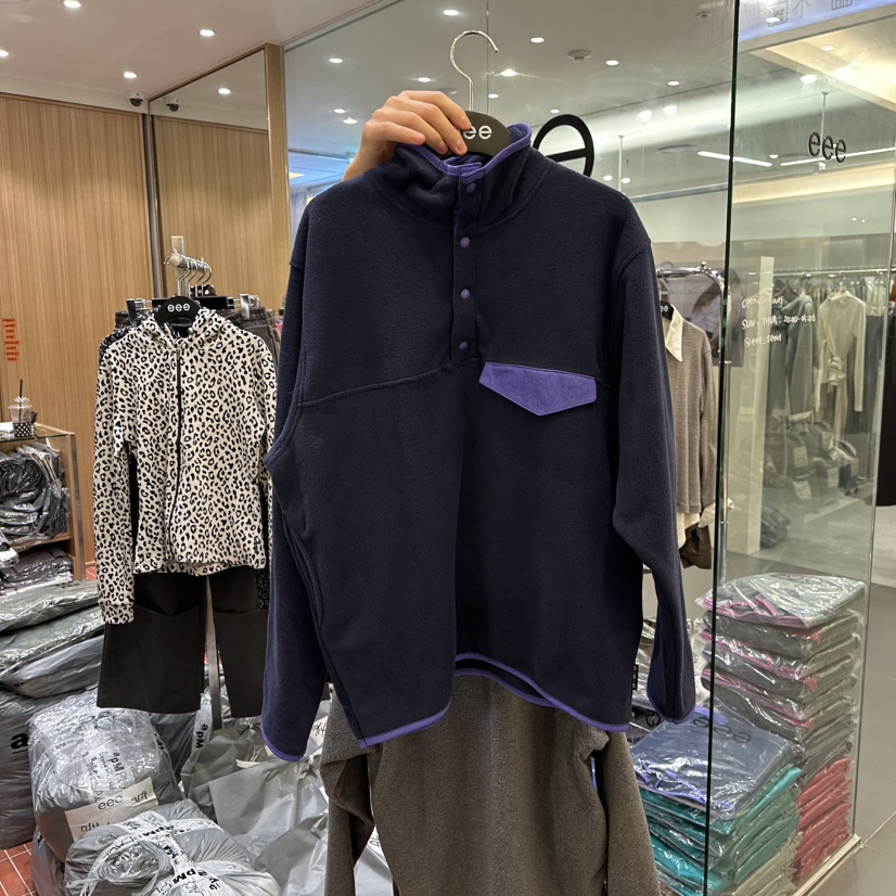 E/E/E東大門㊣代購女裝新品人氣休閑衛衣口袋毛絨羊毛保暖E/E/E衛衣圖色2