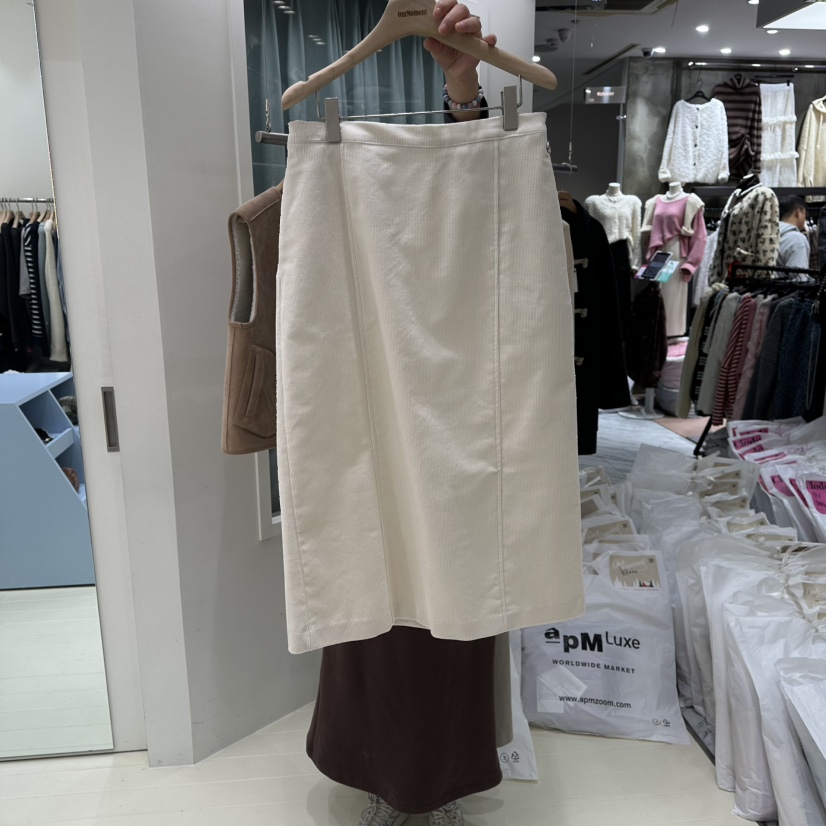 OURMOMENT東大門㊣實拍女裝新品推薦時尚25秋冬熱賣人氣長裙OURMOMENT長裙