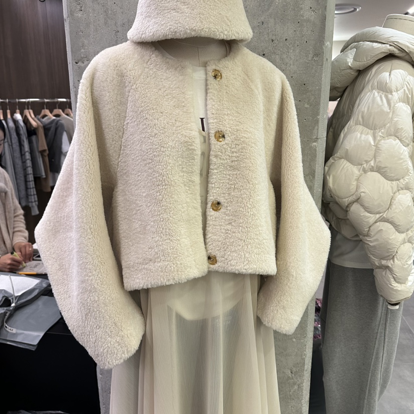URBANSTORY/REMAKING東大門㊣直郵女士新品休閑推薦短款大衣Remaking/URBANSTORY短款大衣