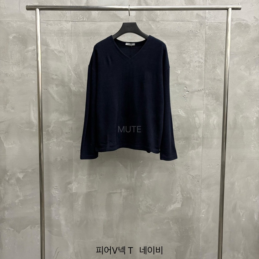 MUTE-P韓國代購㊣女士新款人氣25秋冬真品熱賣休閑長袖T恤MUTE長袖T恤圖色2深藍色