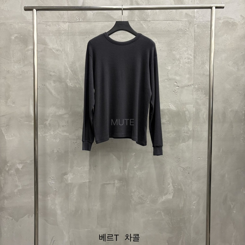 MUTE-P東大門㊣代購女裝新品熱賣真品時尚職業推薦長袖T恤MUTE長袖T恤圖色2