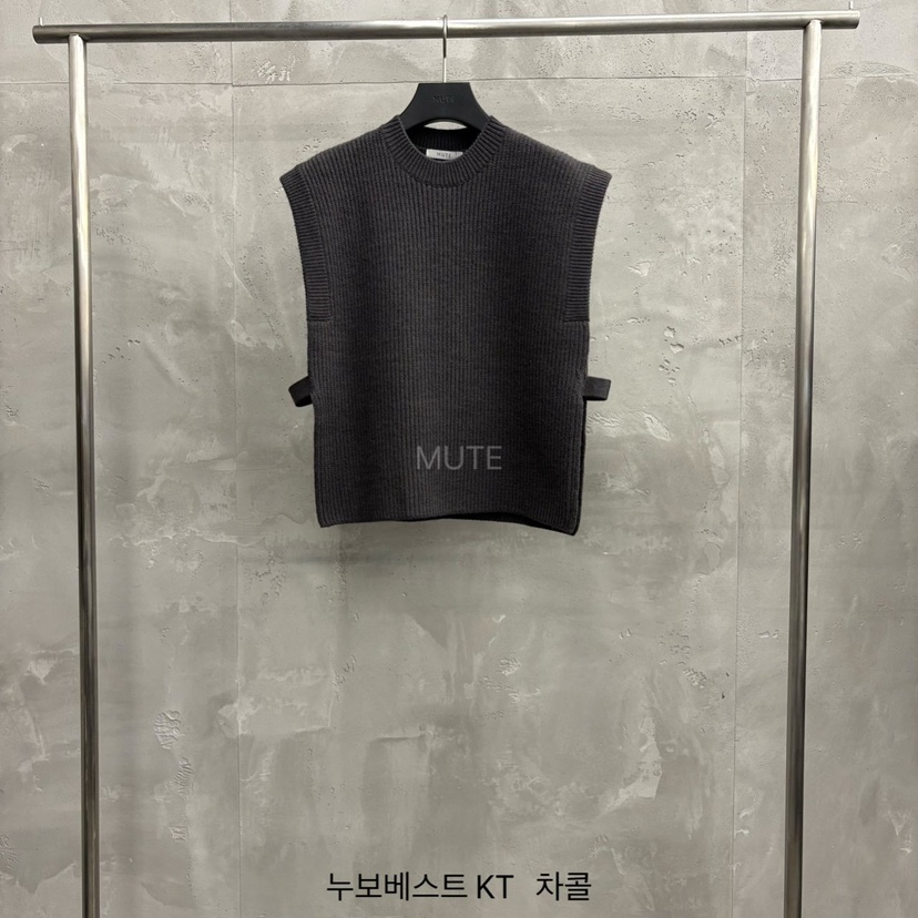 MUTE-P東大門㊣直郵女裝新品真品人氣熱賣休閑推薦吊帶背心MUTE吊帶/背心圖色3