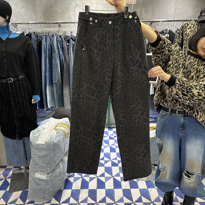 AMOUR韓國直郵㊣女裝新款真品熱賣職業人氣推薦時尚休閑褲紐扣AMOUR休閑褲圖色2
