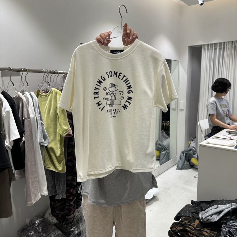 COMBO東大門㊣直郵女裝新款人氣熱賣時尚25秋冬休閑T恤史努比COM_BOT恤圖色1