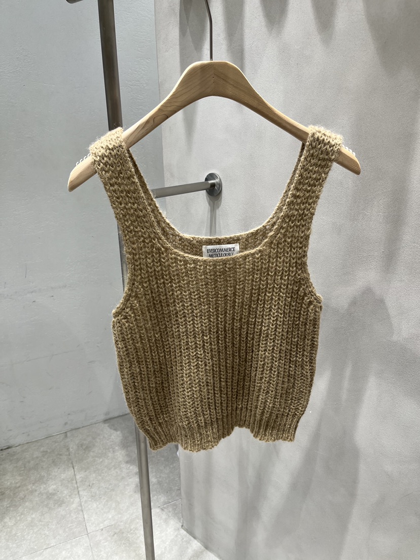 EVERCOMMERCE METICULOUSLY DESIGNED東大門㊣實拍女裝新款25秋冬吊帶背心羊駝EVERCOMMERCE吊帶/背心圖色4