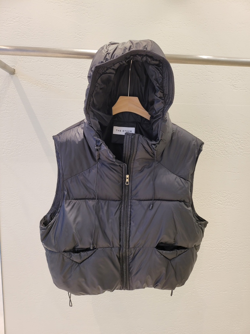 空東大門㊣代購女裝新品25秋冬時尚職業休閑人氣熱賣馬甲連帽THE OTHER馬甲圖色2