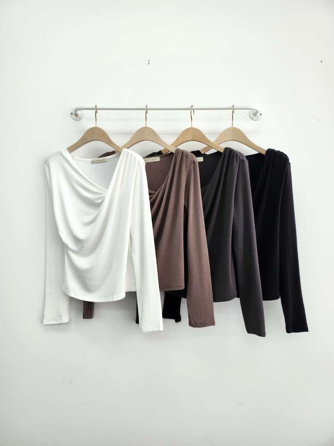 YUNI YUNI-유니유니-T東大門㊣代購女裝新品25秋冬長袖T恤YUNI YUNI長袖T恤圖色3左三色