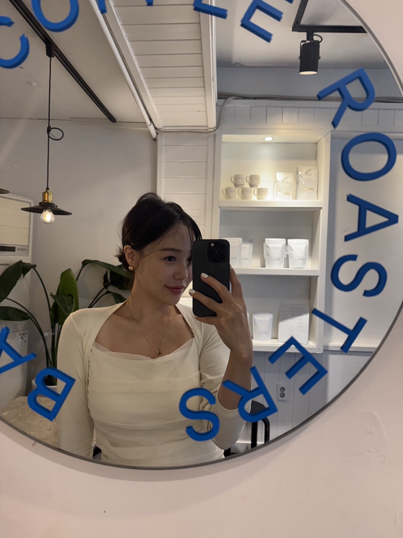 RIAH東大門㊣直郵女裝新款職業休閑推薦熱賣時尚人氣長袖T恤RIAH長袖T恤