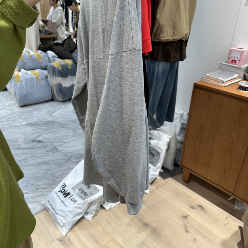 REVE-L東大門㊣實拍女裝新品熱賣25秋冬人氣推薦時尚長袖T恤REVE-L長袖T恤