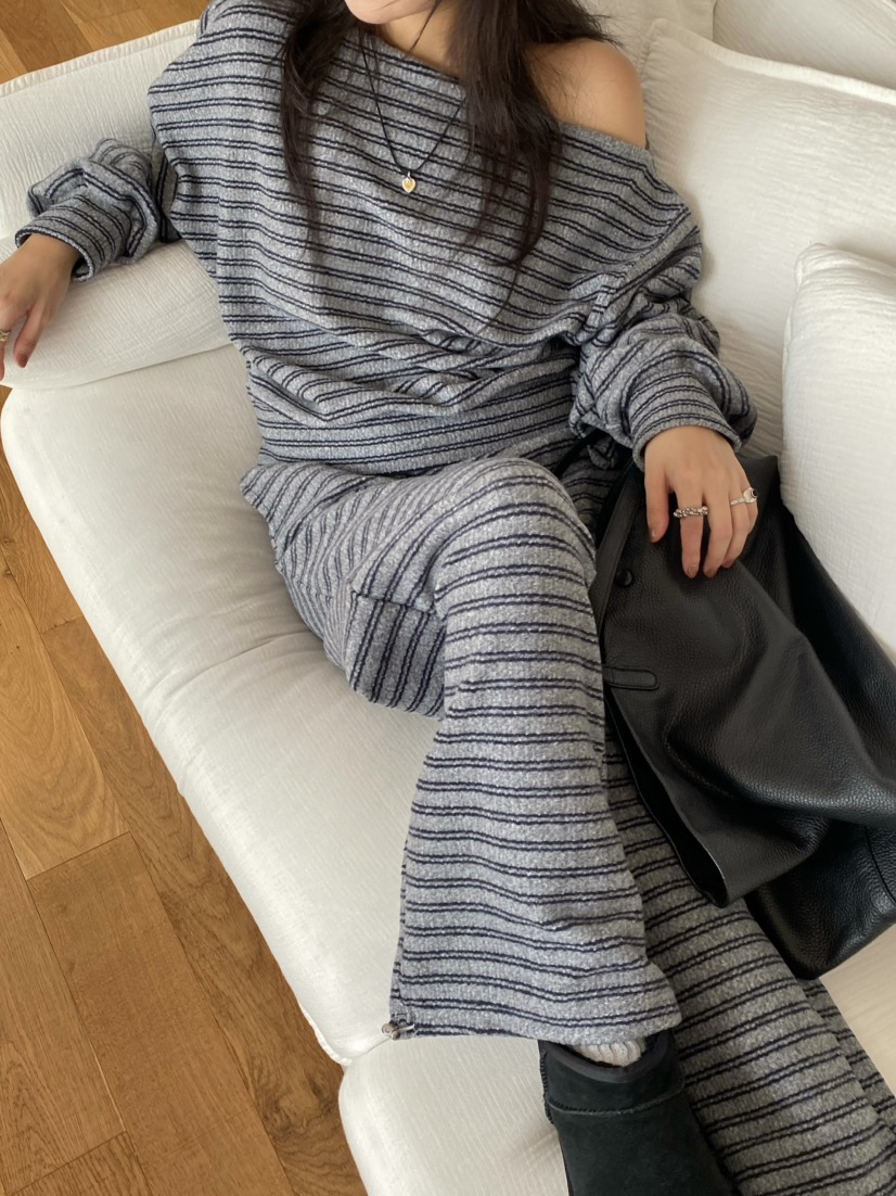 OUPPT東大門㊣直郵女裝新款時尚推薦25秋冬職業衛衣不含項鏈OUPPT衛衣