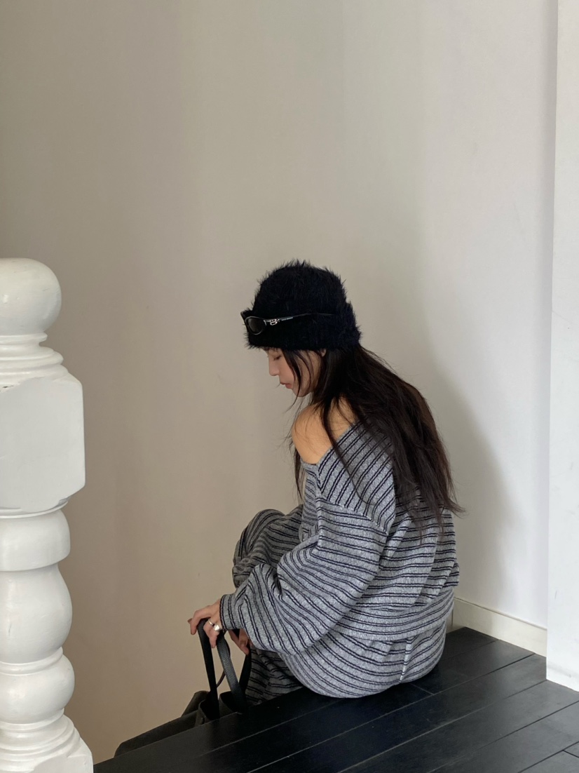 OUPPT東大門㊣直郵女裝新款時尚推薦25秋冬職業衛衣不含項鏈OUPPT衛衣