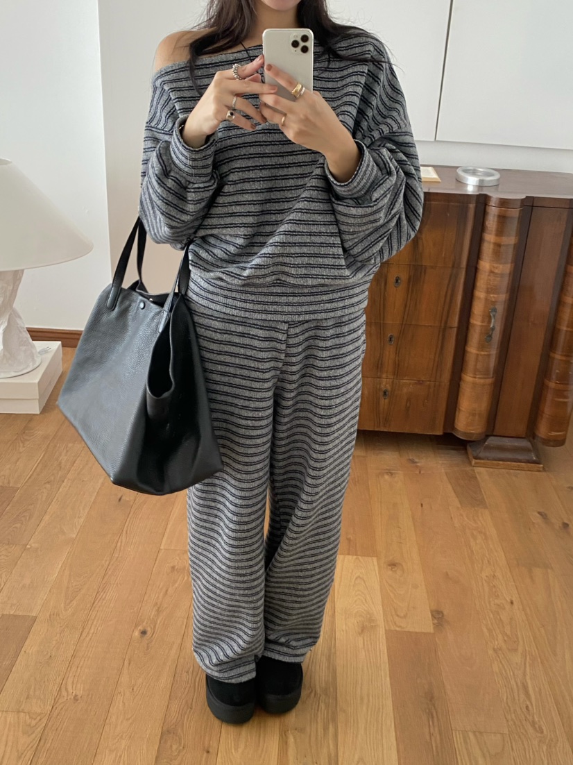 OUPPT東大門㊣直郵女裝新款時尚推薦25秋冬職業衛衣不含項鏈OUPPT衛衣