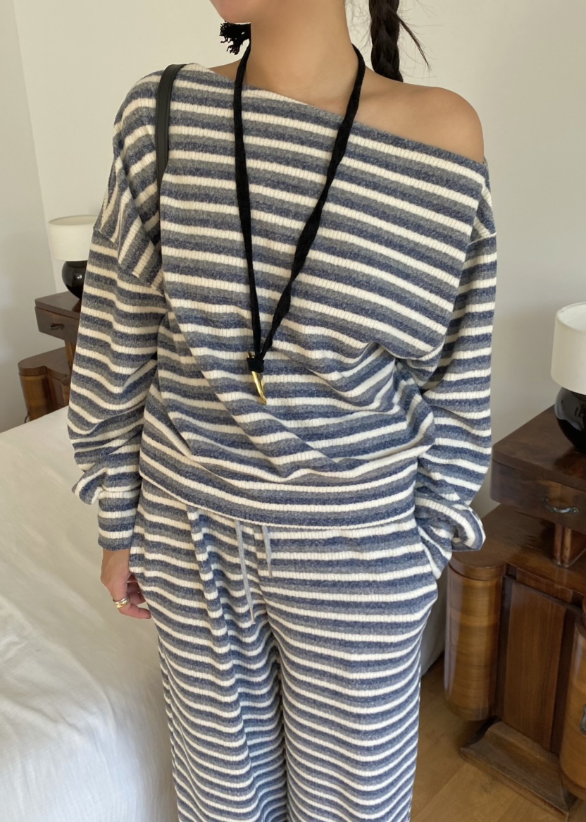 OUPPT東大門㊣直郵女裝新款時尚推薦25秋冬職業衛衣不含項鏈OUPPT衛衣圖色2