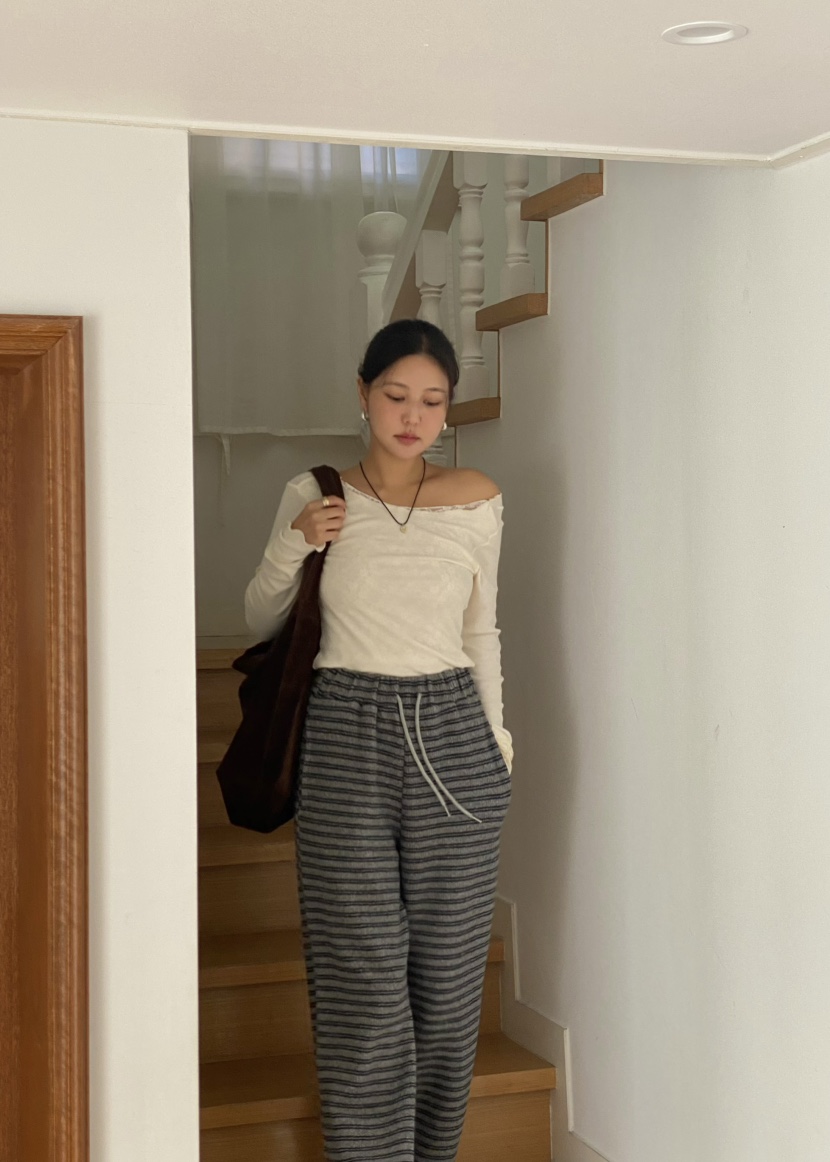 OUPPT東大門㊣代購女裝新品人氣真品時尚職業長袖T恤蕾絲褶皺OUPPT長袖T恤