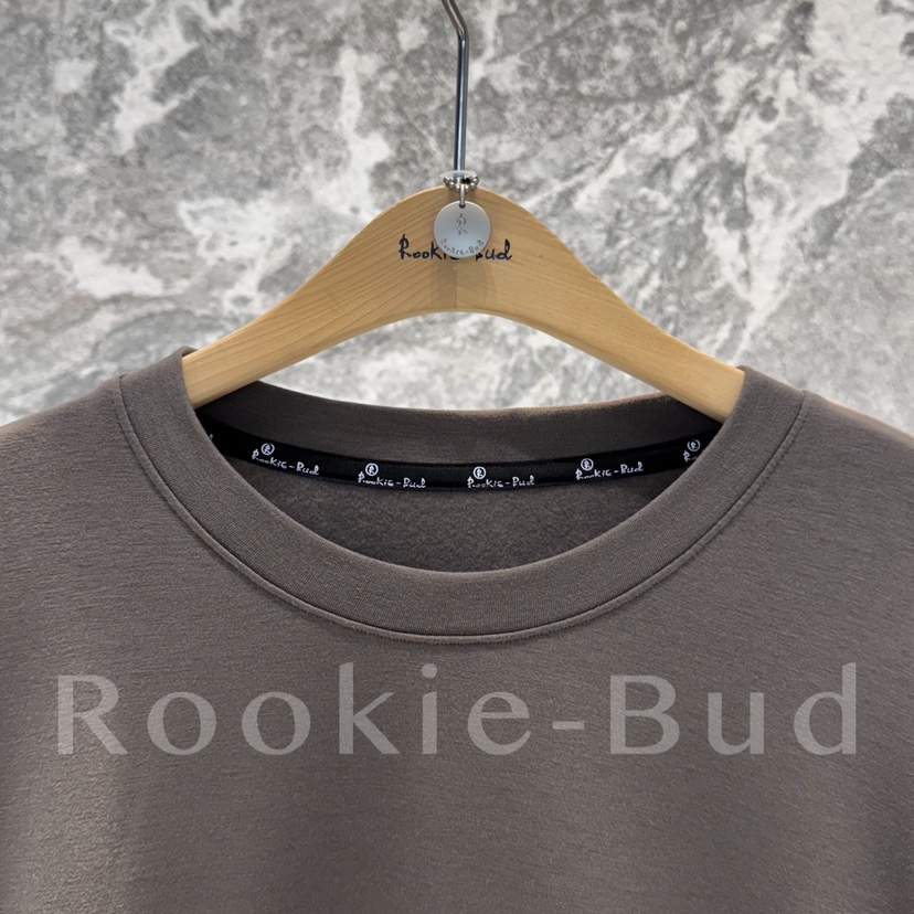 ROOKIE BUD東大門㊣實拍女裝新品職業時尚長袖T恤荷葉邊羊毛ROOKIE BUD-L長袖T恤