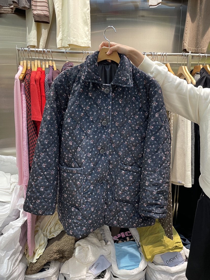 MENDL S韓國直郵㊣女士新款熱賣職業25秋冬夾克天鵝絨花朵絎縫MENDL S夾克圖色2