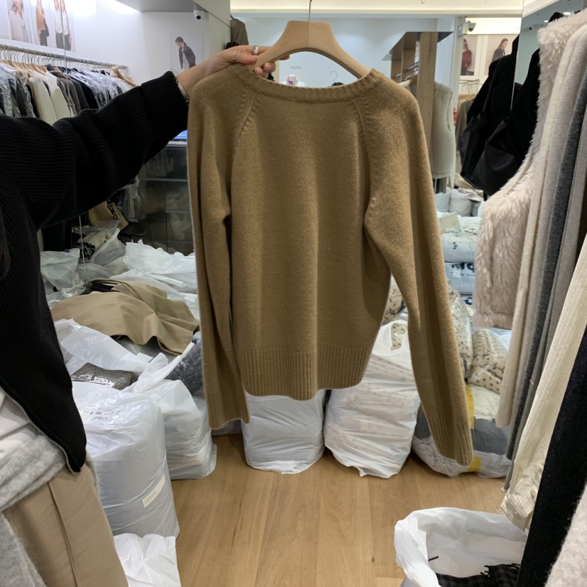 OP PER韓國代購㊣女士新品休閑真品推薦25秋冬熱賣針織衫V領OPPER-simplebeige針織衫