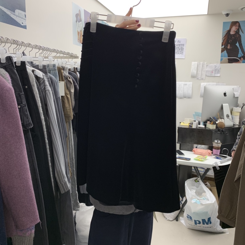 SOLD OUT東大門㊣實拍女士新品人氣25秋冬半身裙中短裙絲絨紐扣SOLD OUT半身裙/中短裙圖色2