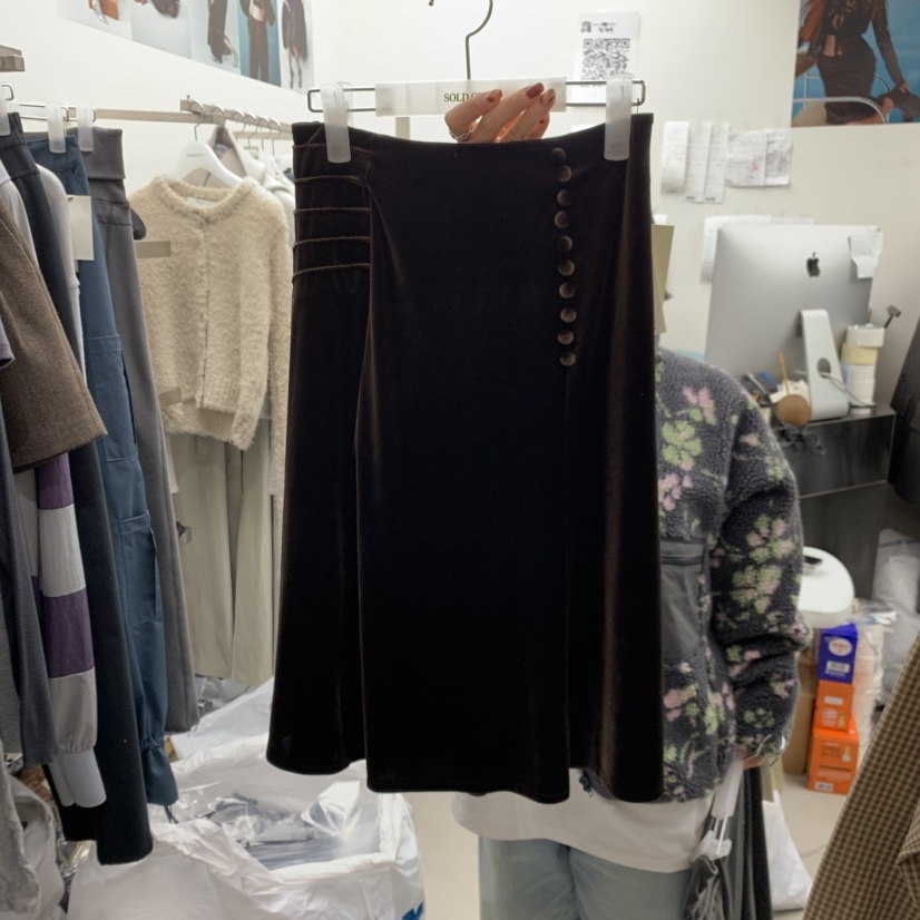 SOLD OUT東大門㊣實拍女士新品人氣25秋冬半身裙中短裙絲絨紐扣SOLD OUT半身裙/中短裙圖色4
