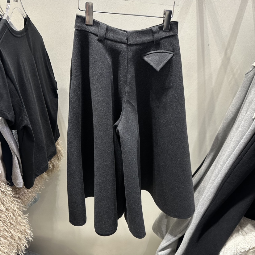 OUTFIT東大門㊣代購女裝新品推薦25秋冬休閑職業時尚熱賣短褲OUTFIT短褲