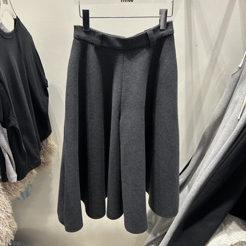 OUTFIT東大門㊣代購女裝新品推薦25秋冬休閑職業時尚熱賣短褲OUTFIT短褲