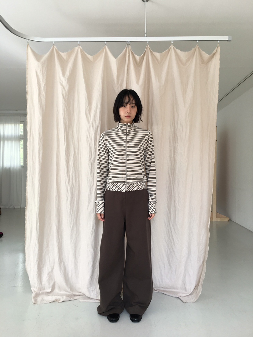 CCW韓國直郵㊣女士新款推薦人氣休閑真品時尚熱賣職業衛衣拉鏈CCW--NYUNYU衛衣