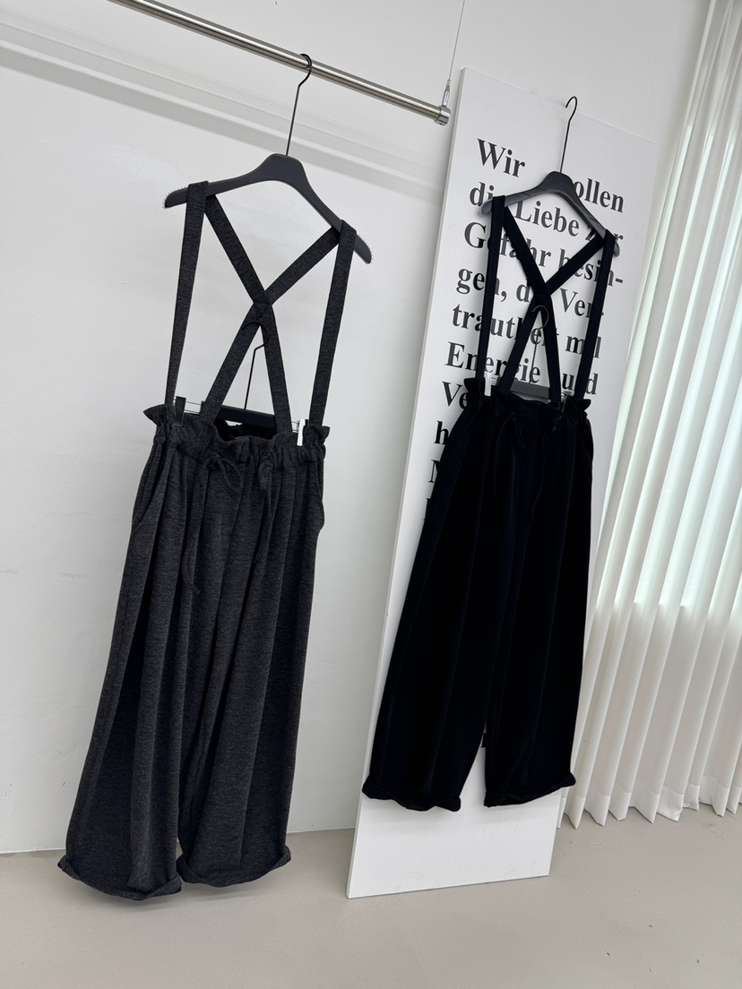RED-A東大門㊣實拍女裝新品25秋冬時尚熱賣真品職業背帶褲RED-A背帶褲