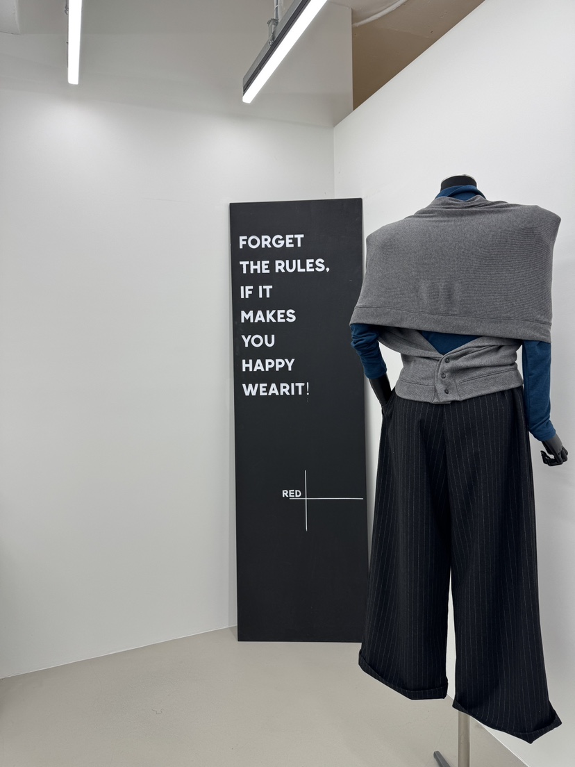 RED-A東大門㊣實拍女裝新品25秋冬時尚熱賣真品職業背帶褲RED-A背帶褲