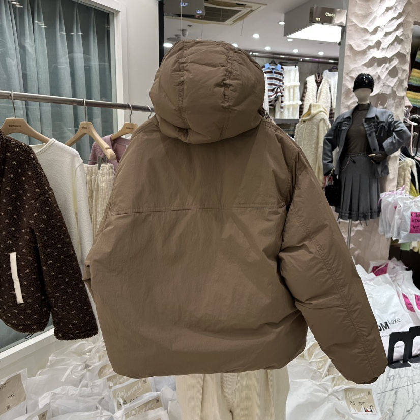 OURMOMENT韓國直郵㊣女裝新款時尚休閑推薦熱賣短款羽絨服填充OURMOMENT短款羽絨服