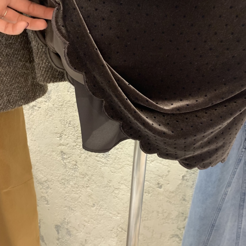 SOLD OUT東大門㊣實拍女裝新款休閑推薦職業人氣短裙天鵝絨SOLD OUT短裙