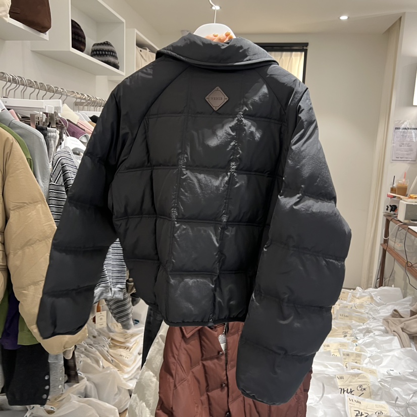 VENIR-a東大門㊣代購女裝新款時尚推薦熱賣人氣短款羽絨服絨VENIR-a短款羽絨服