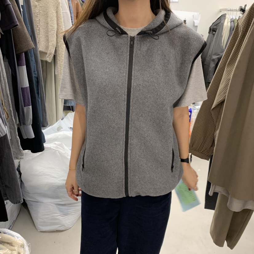 SOLD OUT東大門㊣代購女士新品時尚推薦人氣馬甲連帽拉鏈衫SOLD OUT馬甲