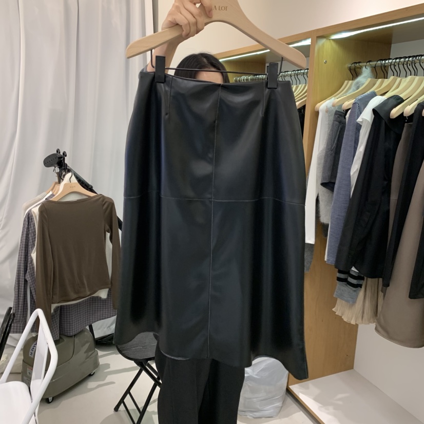 ALOT東大門㊣代購女裝新品職業真品時尚熱賣半身裙中短裙皮革A LOT半身裙/中短裙圖色2