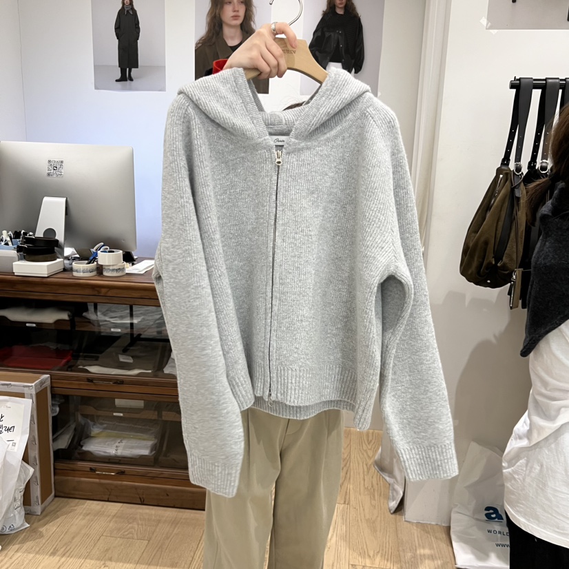 OURIN韓國直郵㊣女士新品25秋冬熱賣職業針織衫羊皮拉鏈兜帽OURIN針織衫圖色2