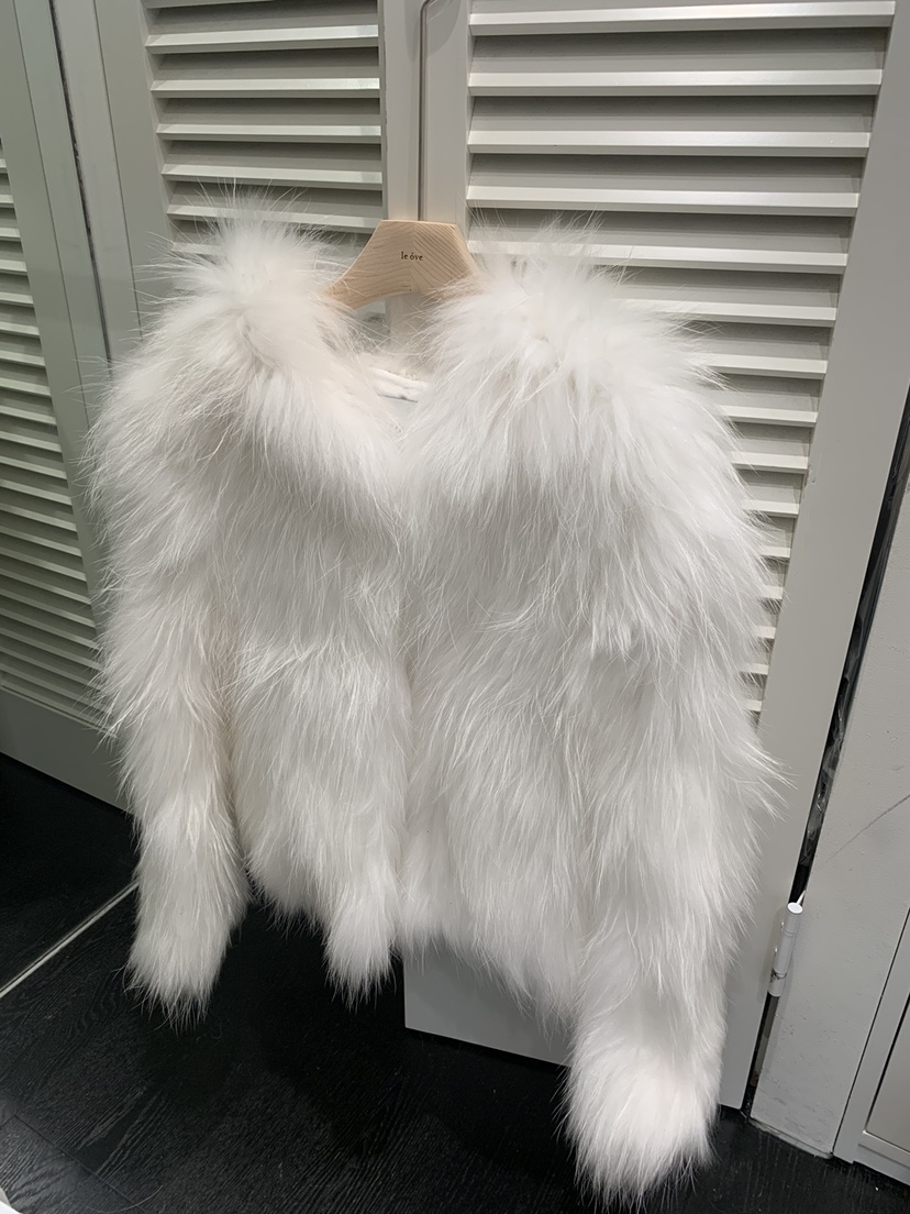 LE OVE/VERDI東大門㊣代購女裝新品熱賣夾克皮草浣熊連帽LE OVE/VERDI夾克圖色3