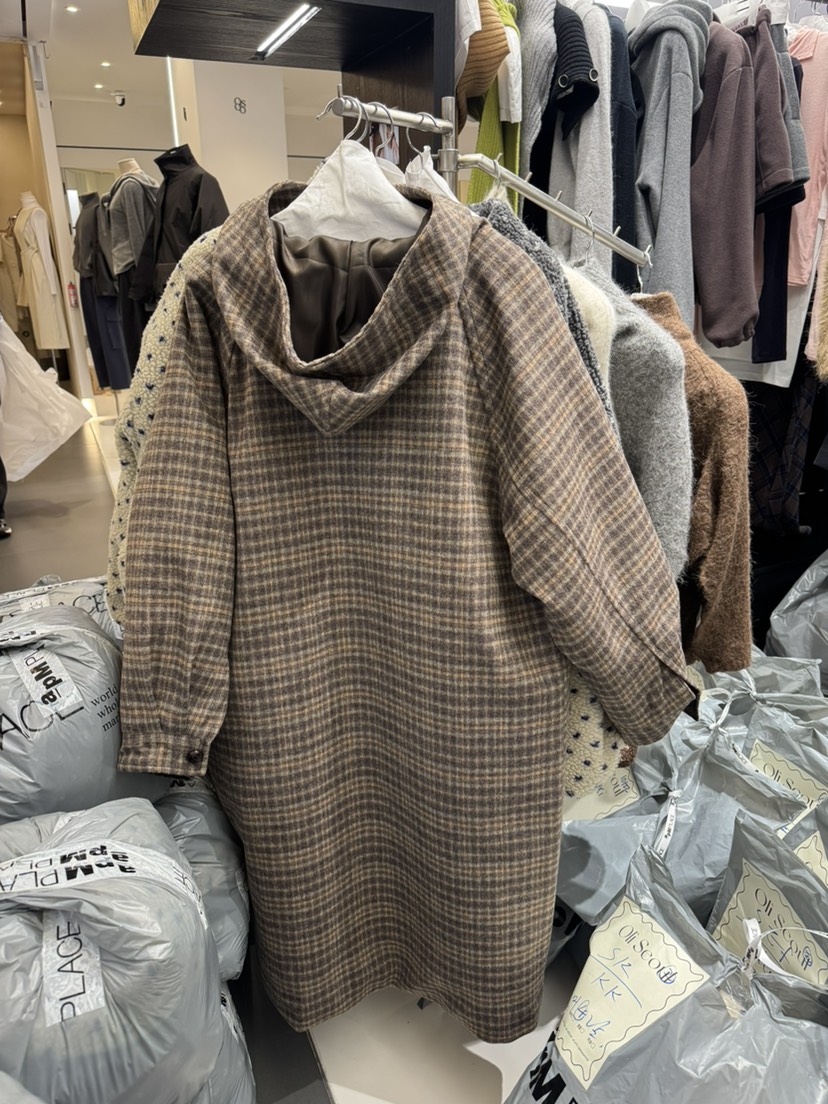 OLI SEOUL東大門㊣實拍女裝新款25秋冬熱賣真品中長款大衣OLI SEOUL中長款大衣