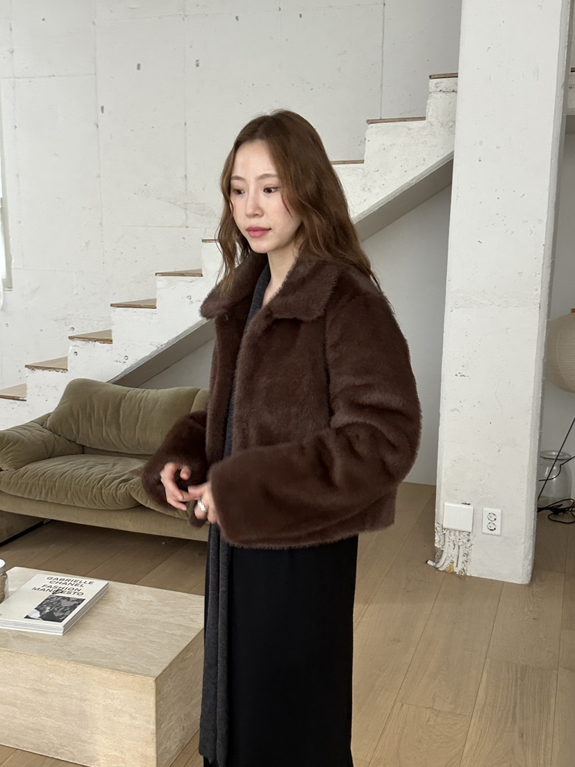 JEONG GAM STUDIOS東大門㊣實拍女士新款人氣短款大衣貂皮JEONG GAM短款大衣