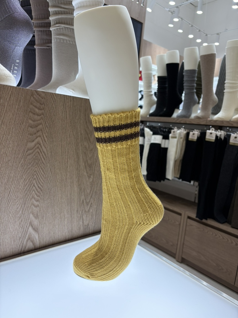 MU:TI韓國直郵㊣女裝新品時尚休閑熱賣真品職業25秋冬人氣襪子MU:TI襪子圖色2