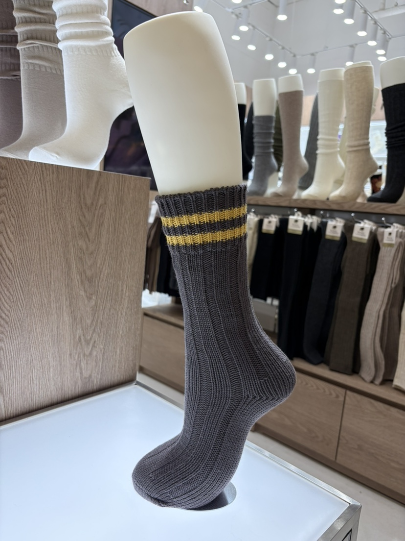 MU:TI韓國直郵㊣女裝新品時尚休閑熱賣真品職業25秋冬人氣襪子MU:TI襪子圖色3