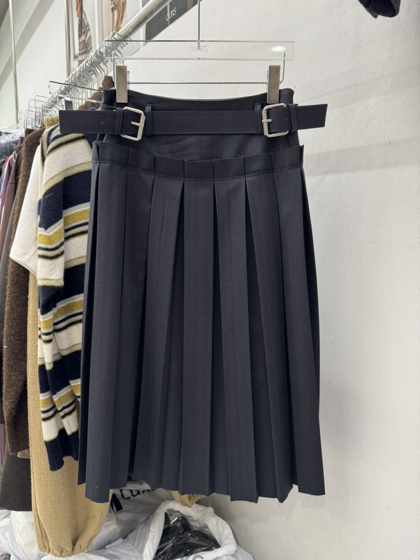 OURS東大門㊣直郵女裝新款熱賣25秋冬半身裙中短裙腰帶褶皺OURS半身裙/中短裙圖色1