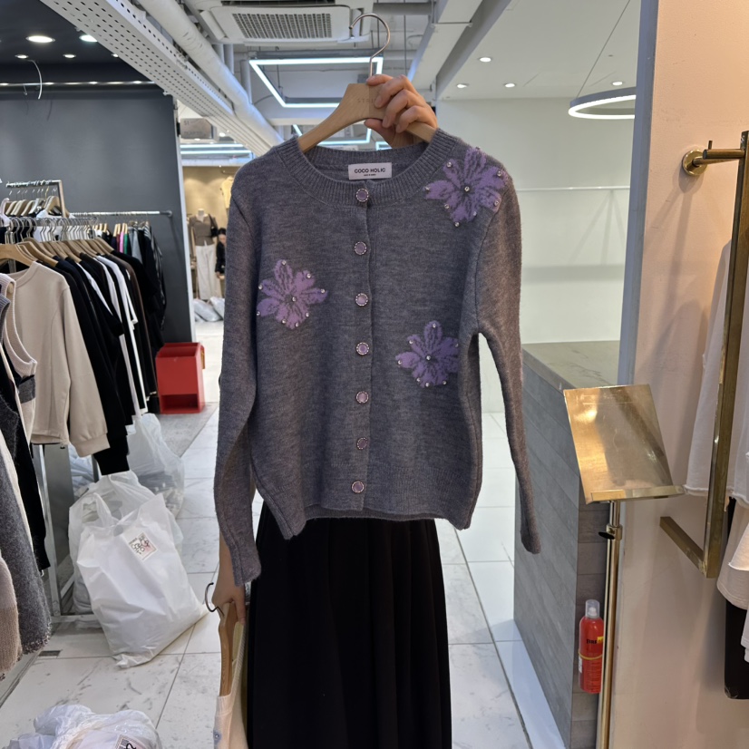COCO HOLIC韓國直郵㊣女裝新品人氣25秋冬推薦針織衫花朵開衫COCO HOLIC針織衫圖色2