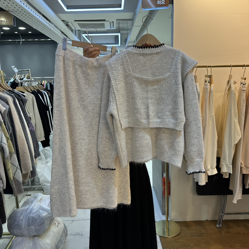 COCO HOLIC韓國直郵㊣女裝新品時尚人氣真品熱賣職業套裝披肩COCO HOLIC套裝