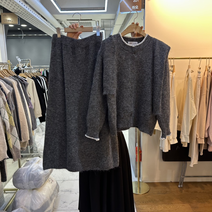 COCO HOLIC韓國直郵㊣女裝新品時尚人氣真品熱賣職業套裝披肩COCO HOLIC套裝圖色2