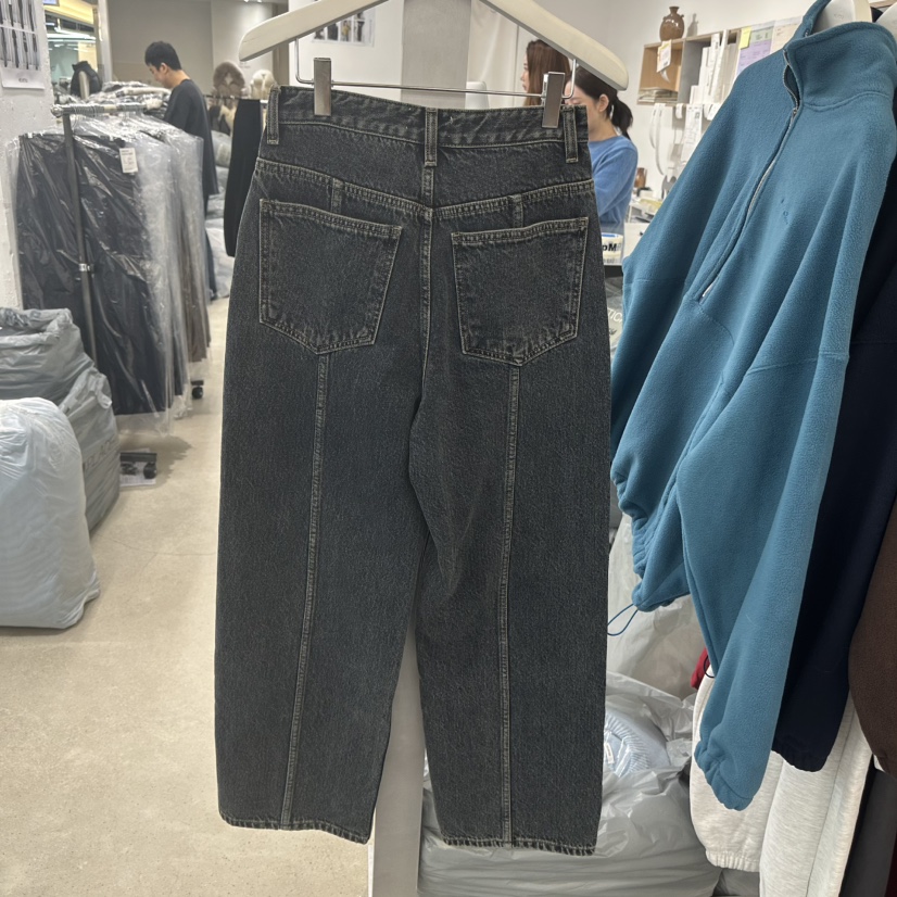 HELVETICA東大門㊣直郵女士新款熱賣休閑25秋冬職業時尚牛仔褲HELVETICA牛仔褲