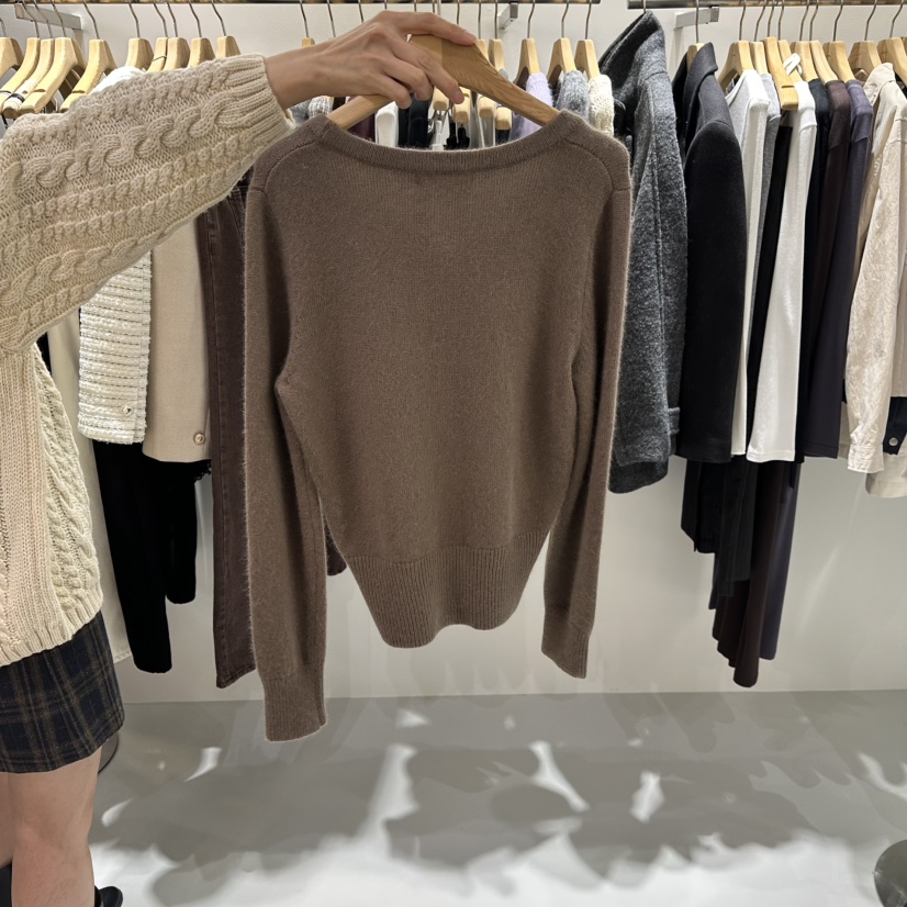 AHOY韓國代購㊣女士新款推薦25秋冬職業熱賣針織衫V領浣熊開衫AHOY針織衫