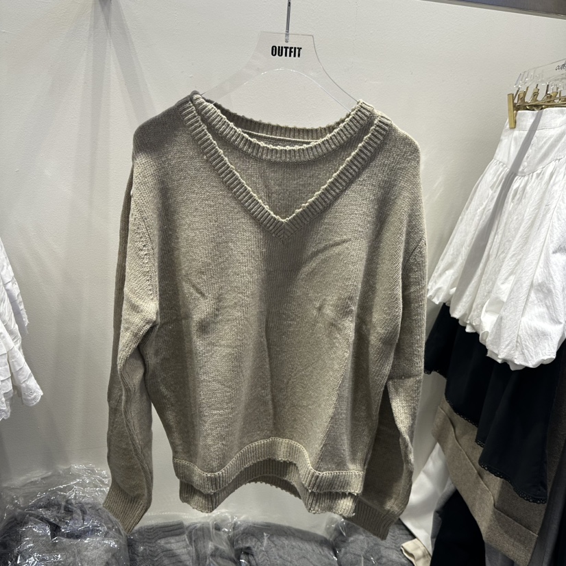 OUTFIT韓國代購㊣女裝新品真品人氣熱賣時尚25秋冬毛衣雙層OUTFIT毛衣圖色1