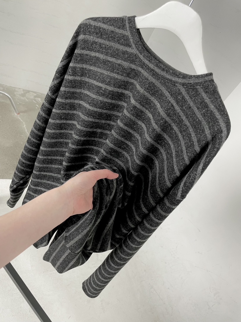 URBANE cloth東大門㊣直郵女士新款推薦熱賣時尚真品長袖T恤URBANE cloth長袖T恤