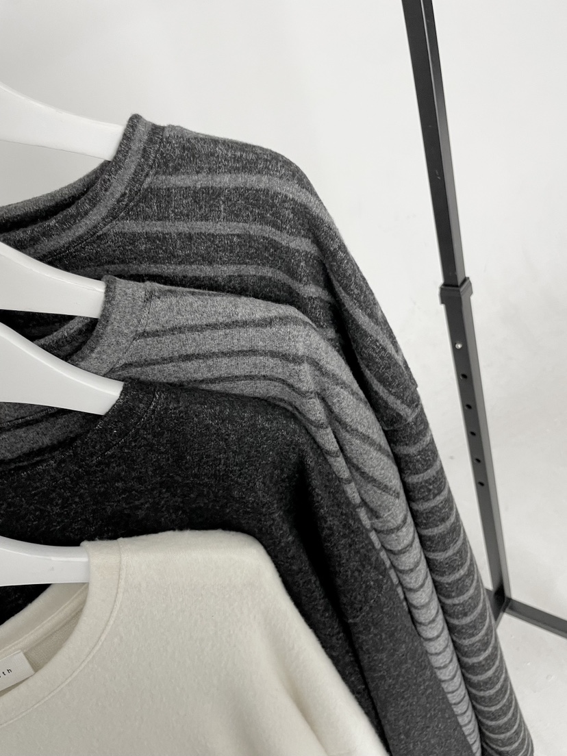 URBANE cloth東大門㊣直郵女士新款推薦熱賣時尚真品長袖T恤URBANE cloth長袖T恤